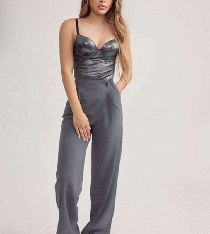 Deri görünümlü estra soft licralı crop. Push up kaplı Büstiyer